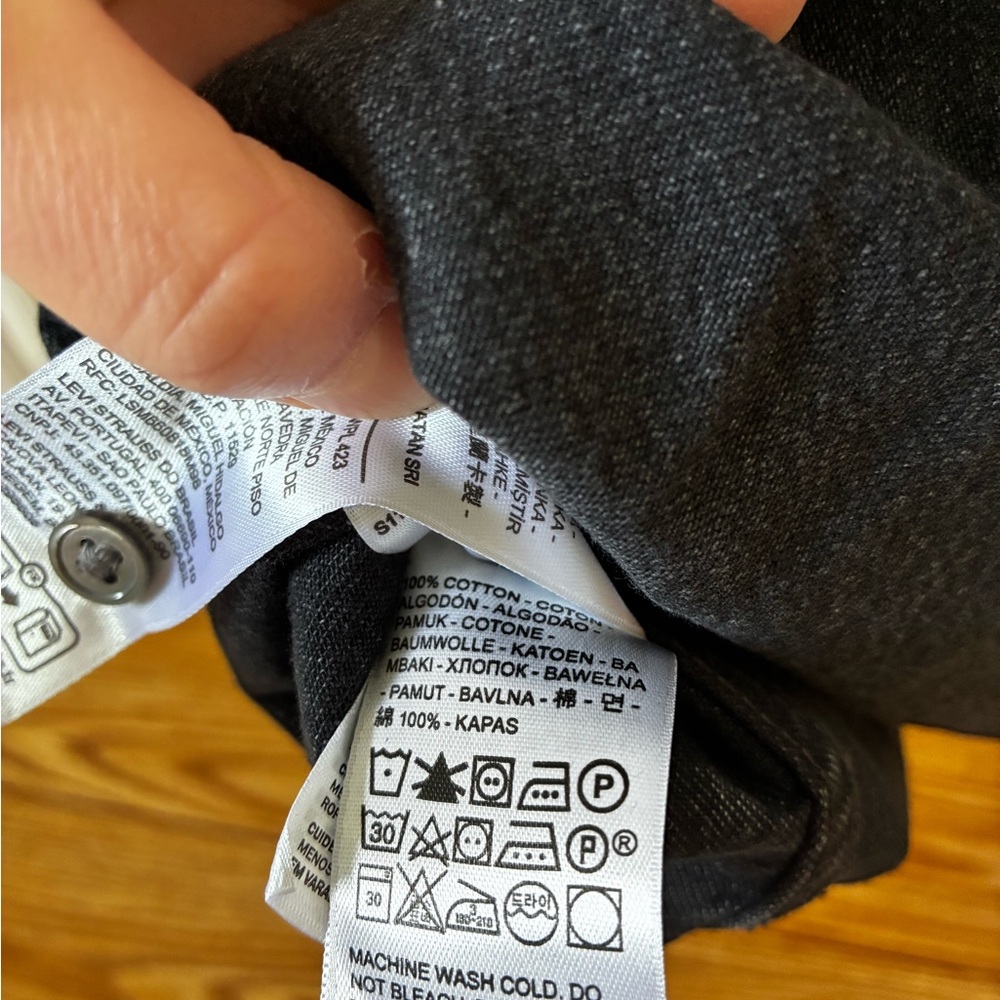 Levi's Black Button-Down Western Shirt - Picture 5 of 5